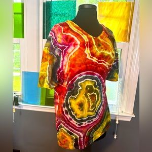Women’s Tie Dyed “Geode” style V-neck X-Large women super soft tee